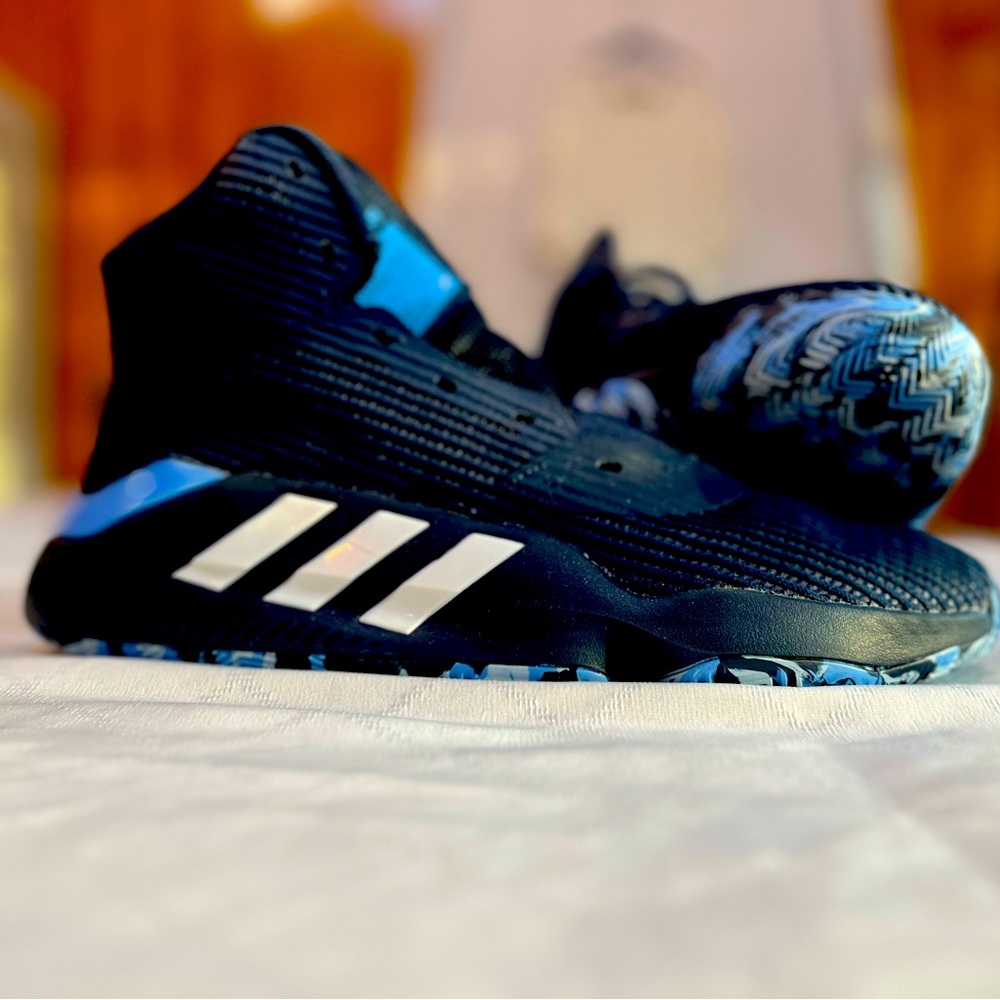 Men or Women’s basketball shoes.